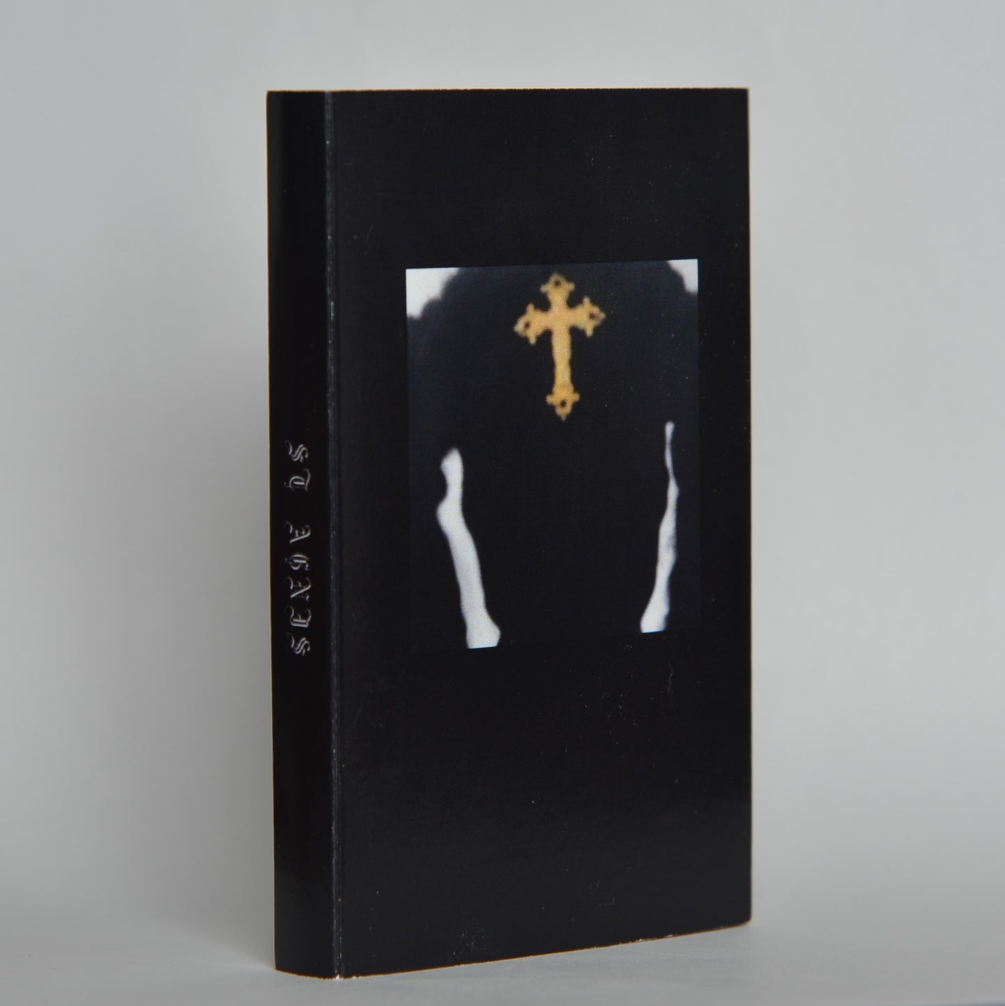 ST AGNIS - ॐ मणि पद्मे हूँ